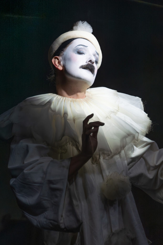 Stage Notes: CHAT NOIR! At The Lost Estate