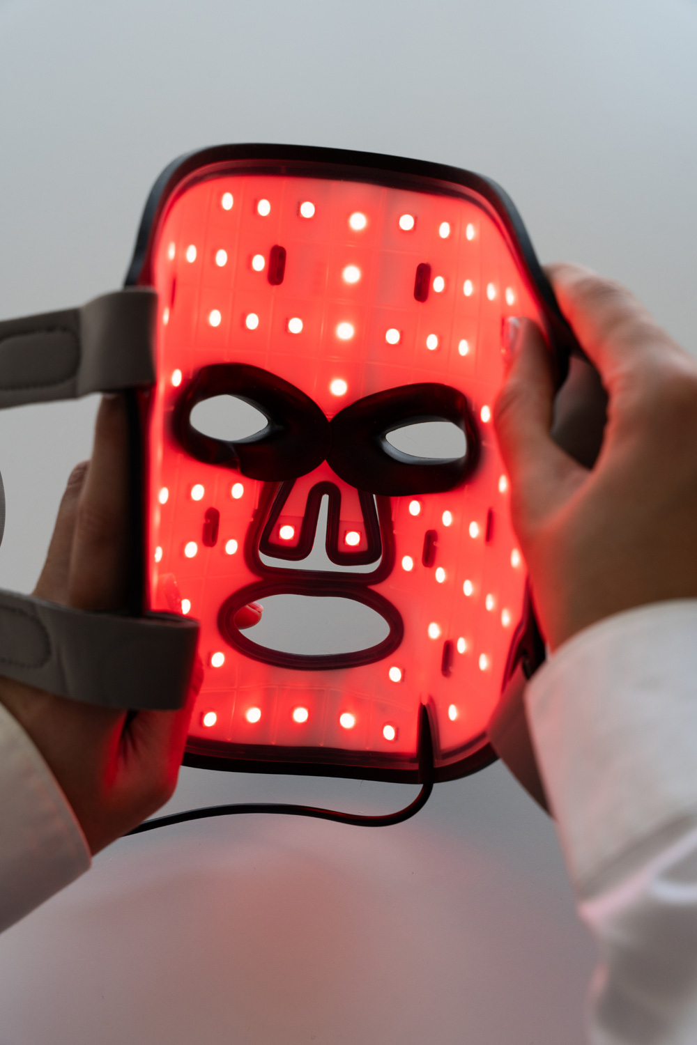 Red light therapy mask