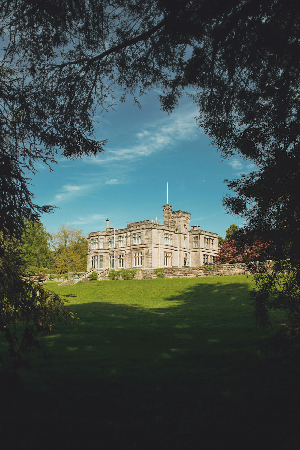 Exterior of Hampton Manor