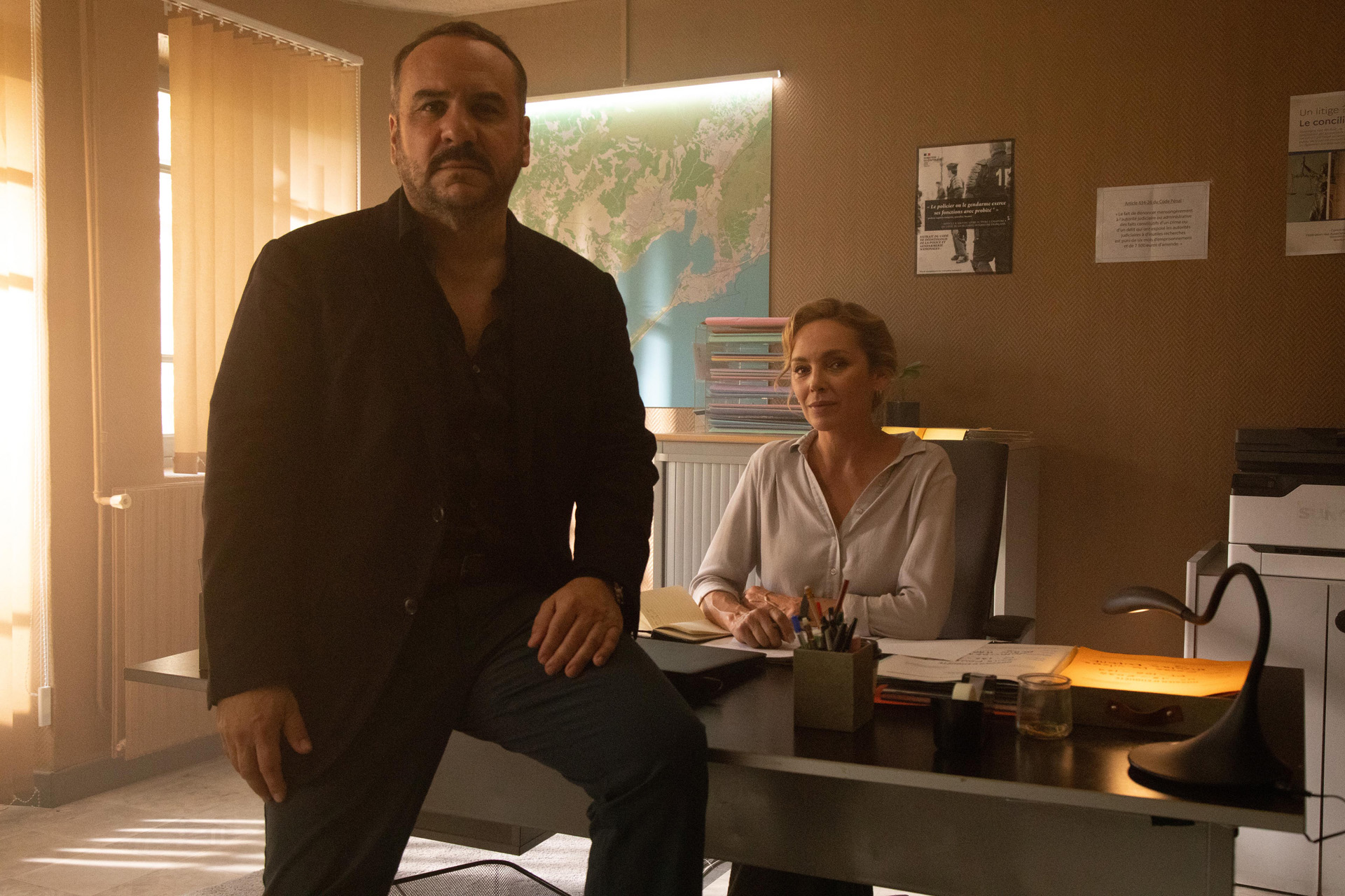 François-Xavier Demaison as Jerome Ricard & Claire Keim as Virginie Taylor in Missed Call