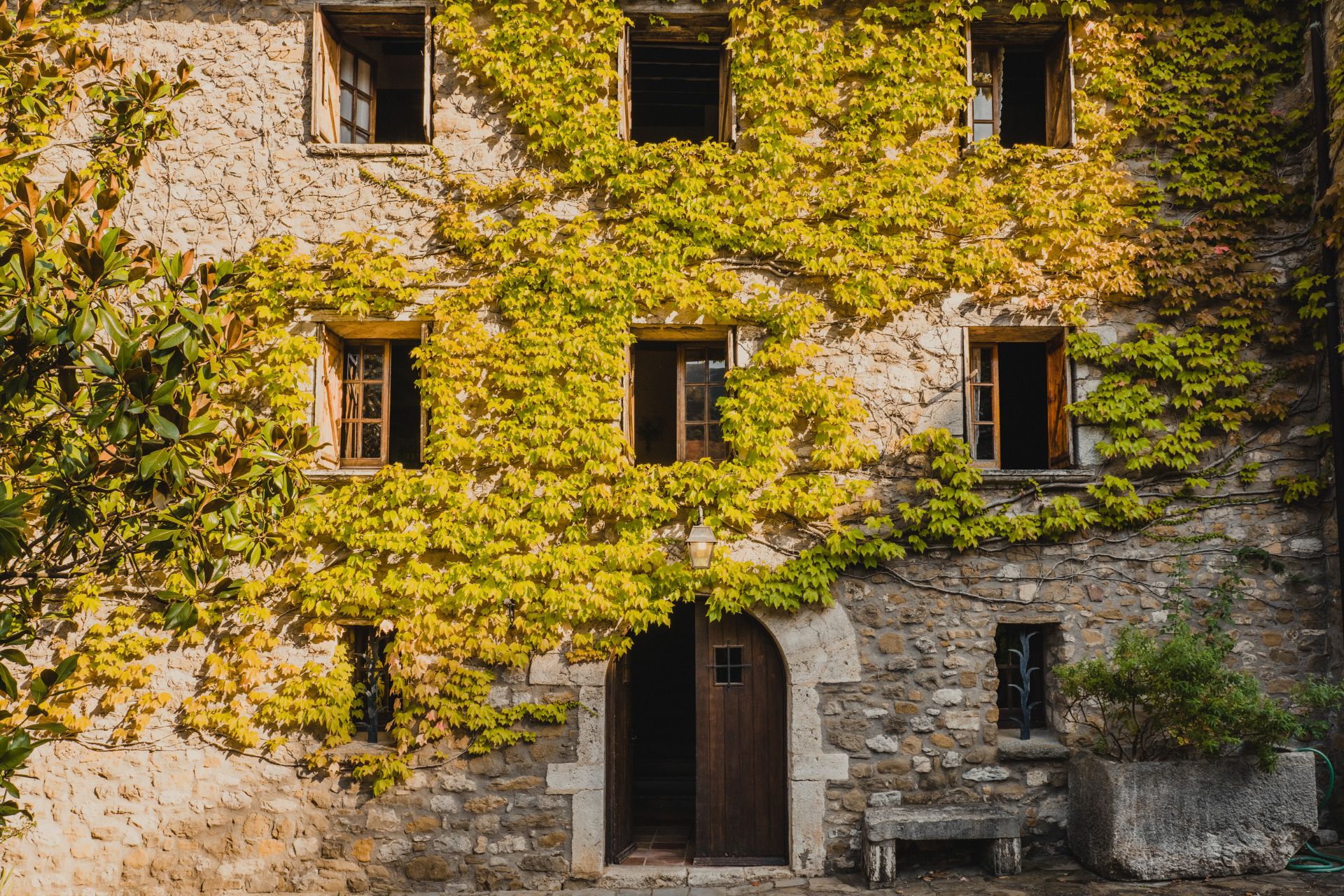 off-grid girona
