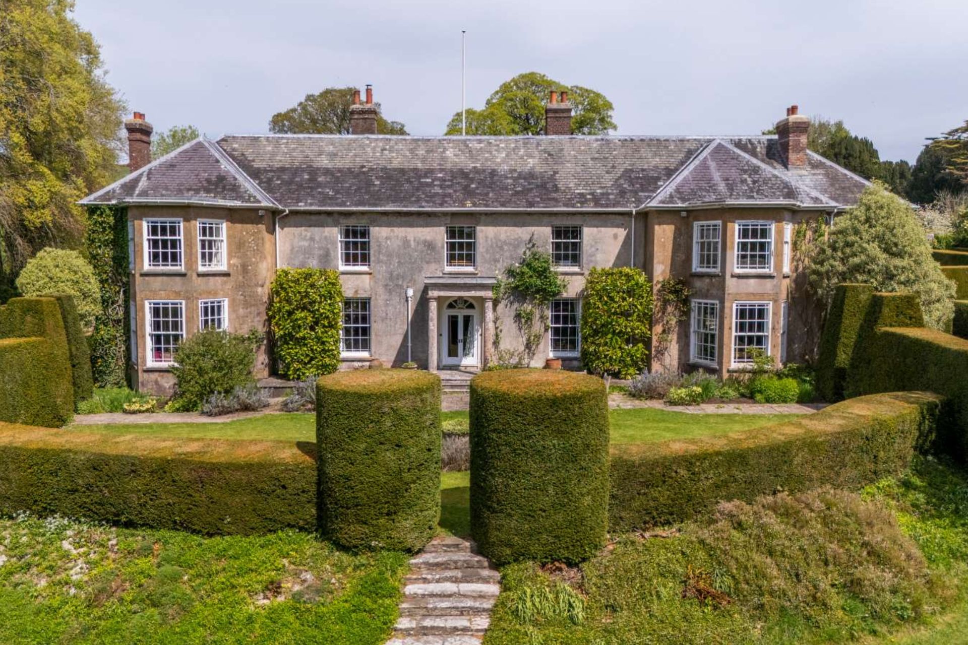 Plush Manor