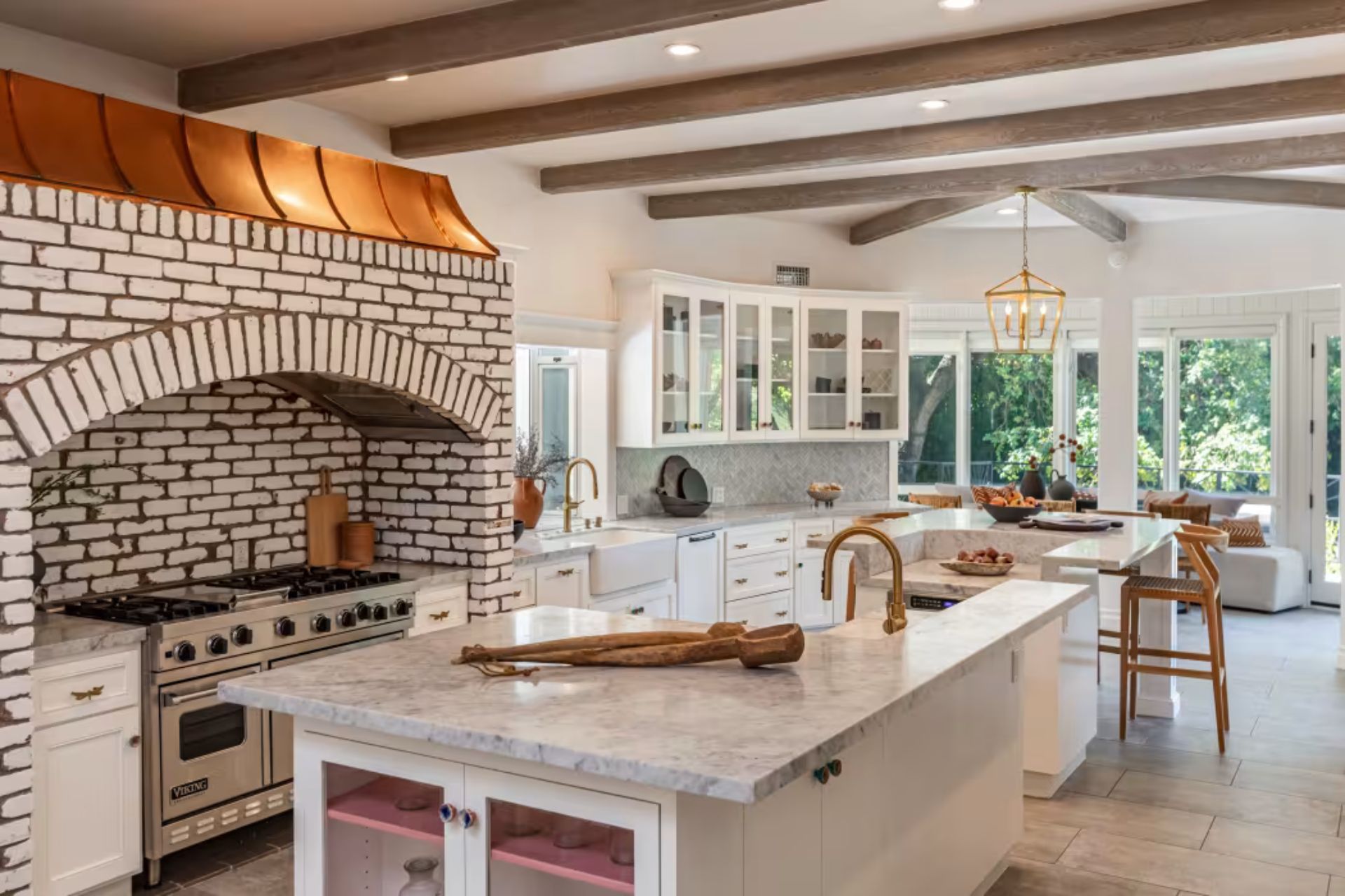 selena gomez kitchen