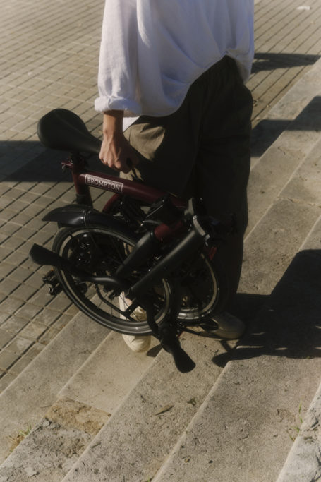 Carrying a Brompton bike