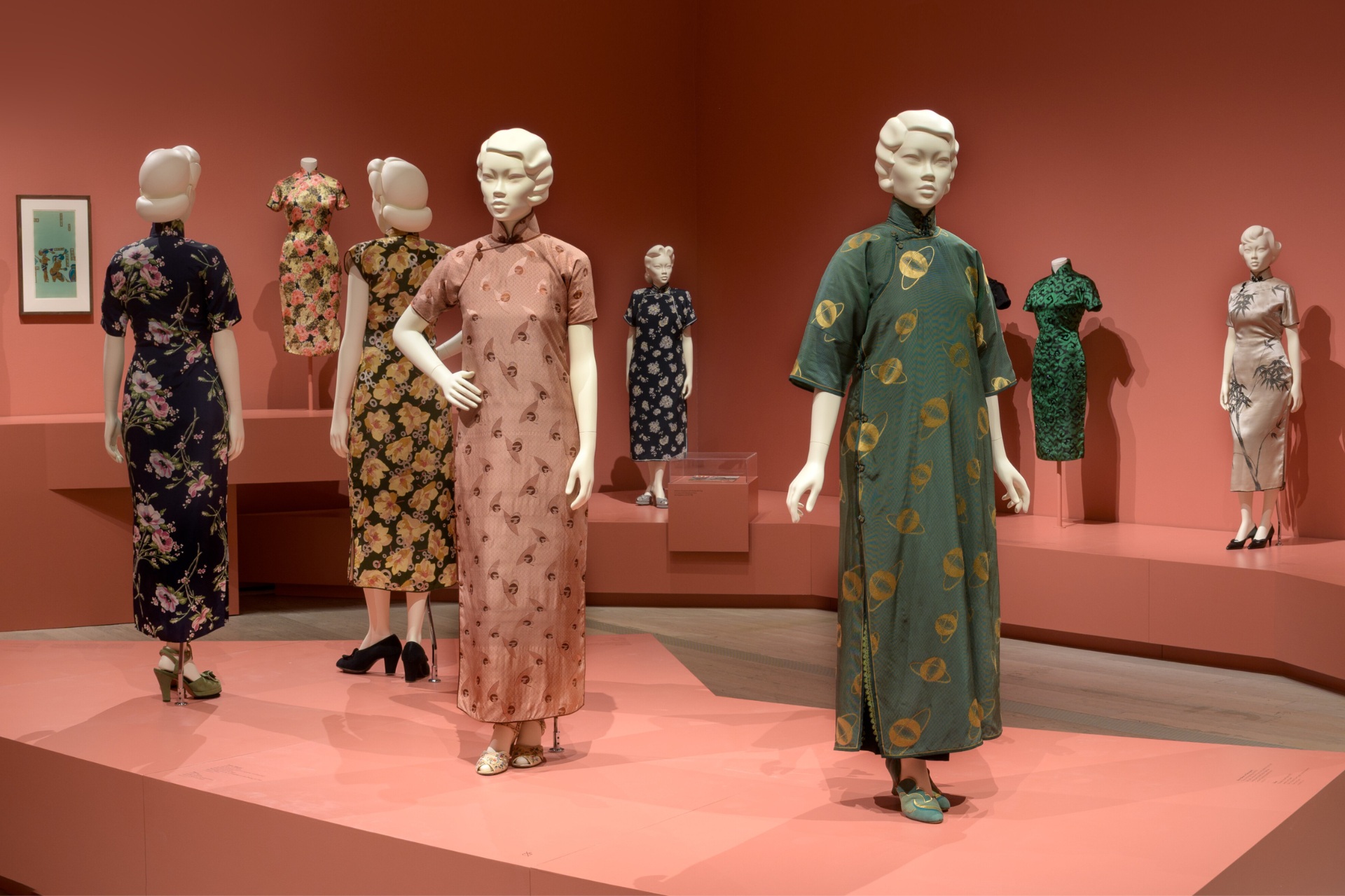 Exhibition view of Fashioning Chinese Women_ Empire To Modernity at Los Angeles County Museum of Art (LACMA), Los Angeles