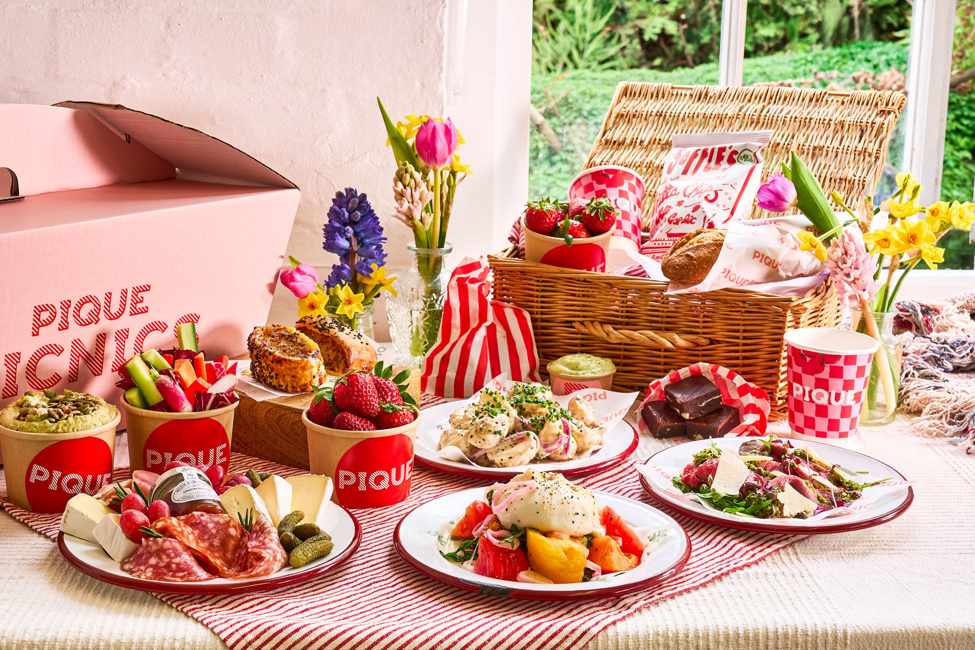 Pique picnic hamper