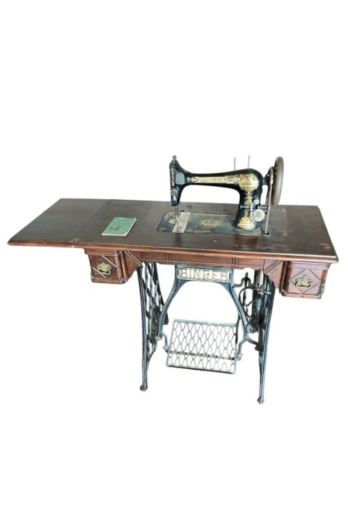 Singer sewing machine