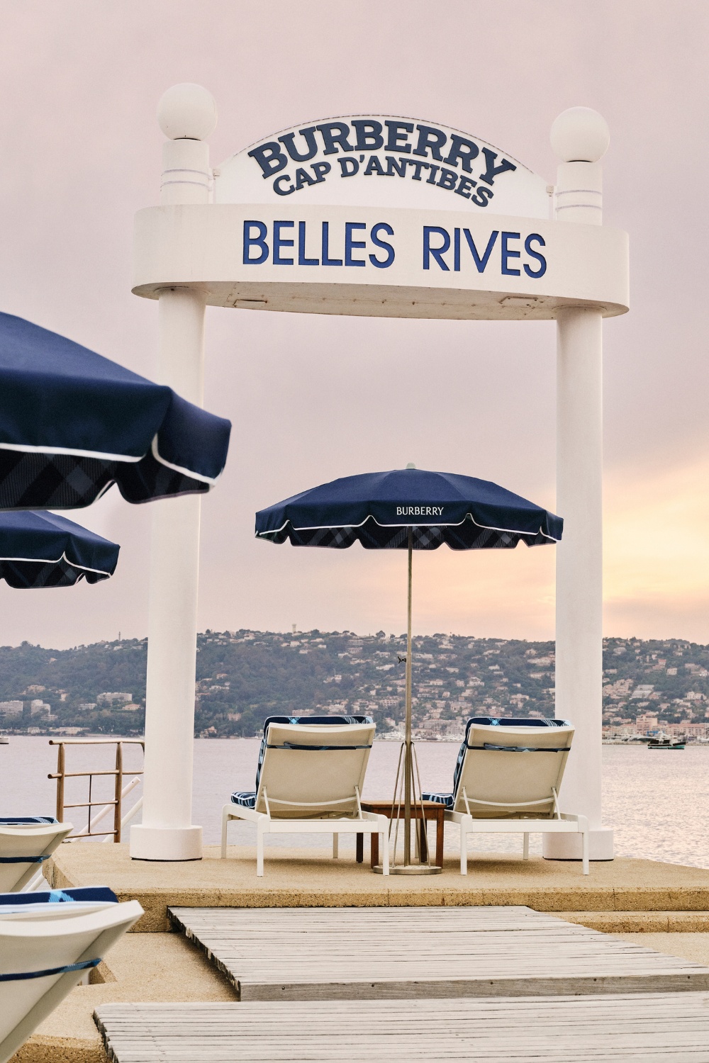 Burberry beach club at Hôtel Belles Rives