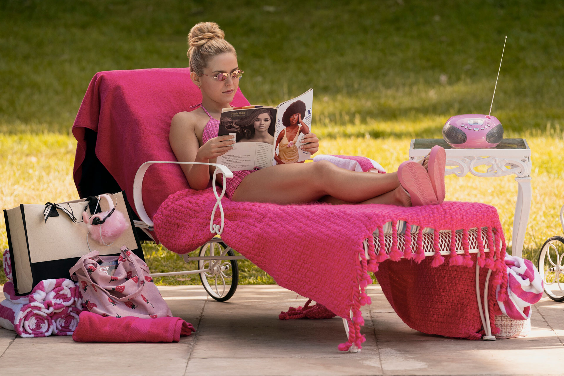 Lexi Minetree in Elle on Amazon Prime