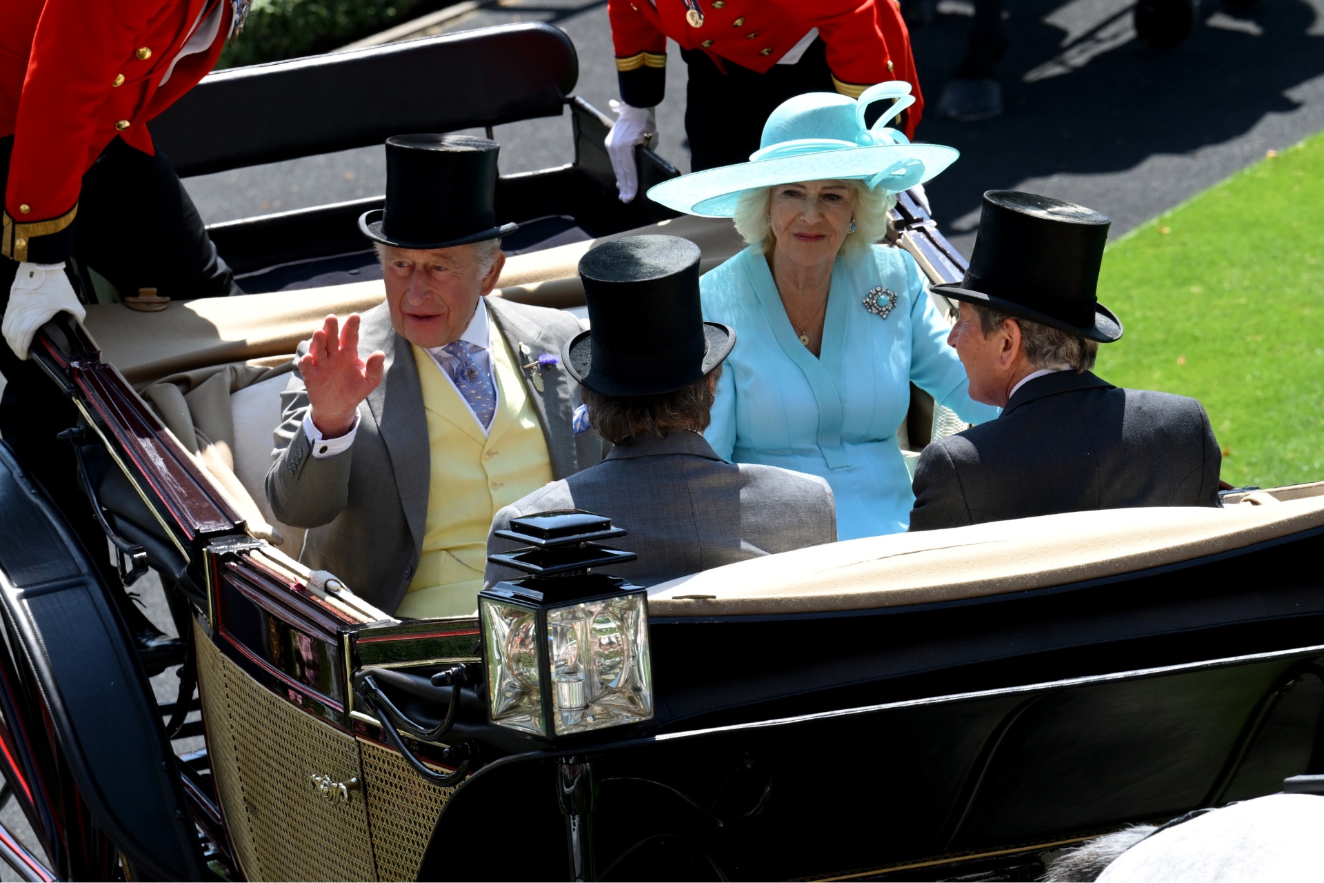 Rei Carlos III e Rainha Camilla no quarto dia do Royal Ascot 2026