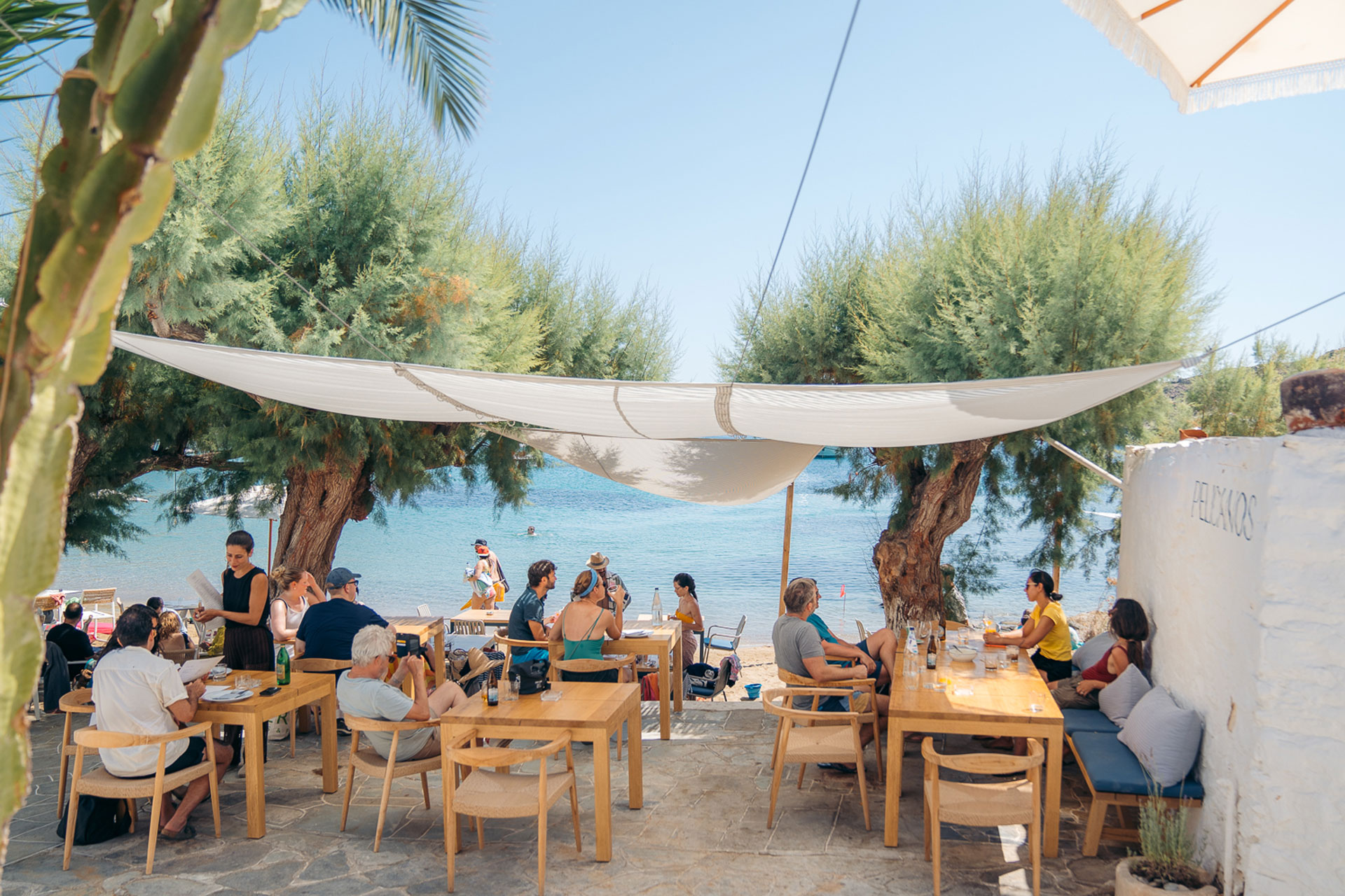 Pelicanos restaurant, Sifnos
