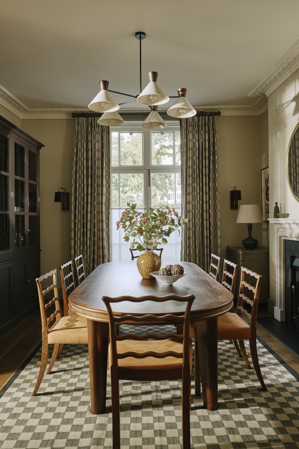 Dining room by Sims Hilditch