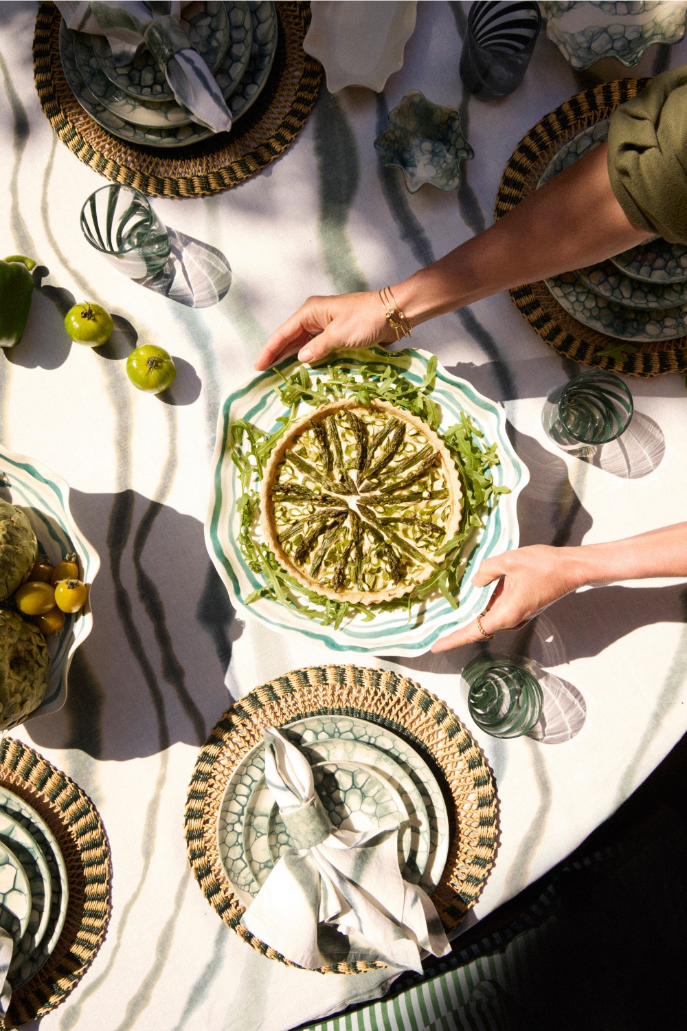 dbCeramic summer tablescape