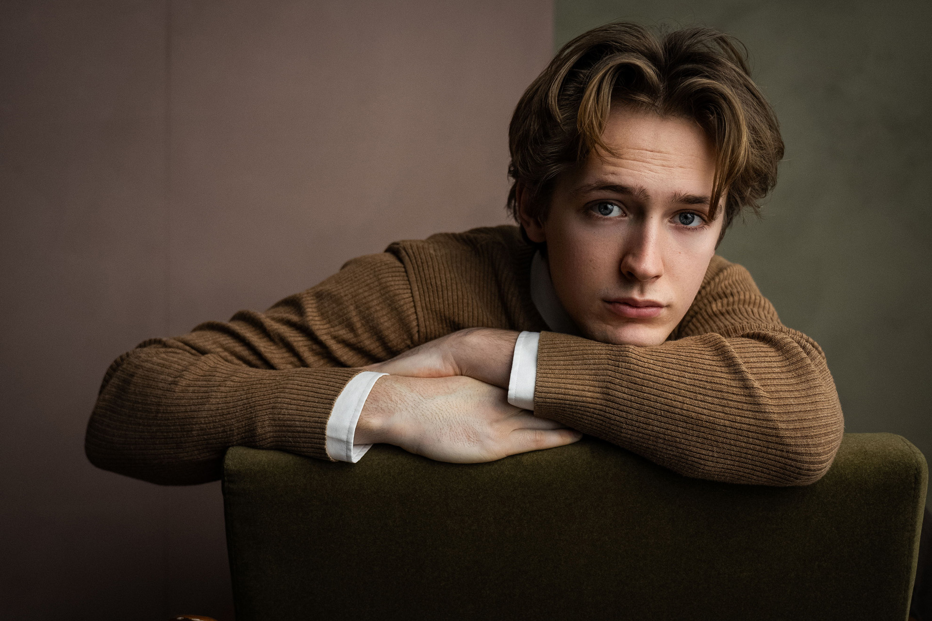 Will Antenbring leaning on a chair