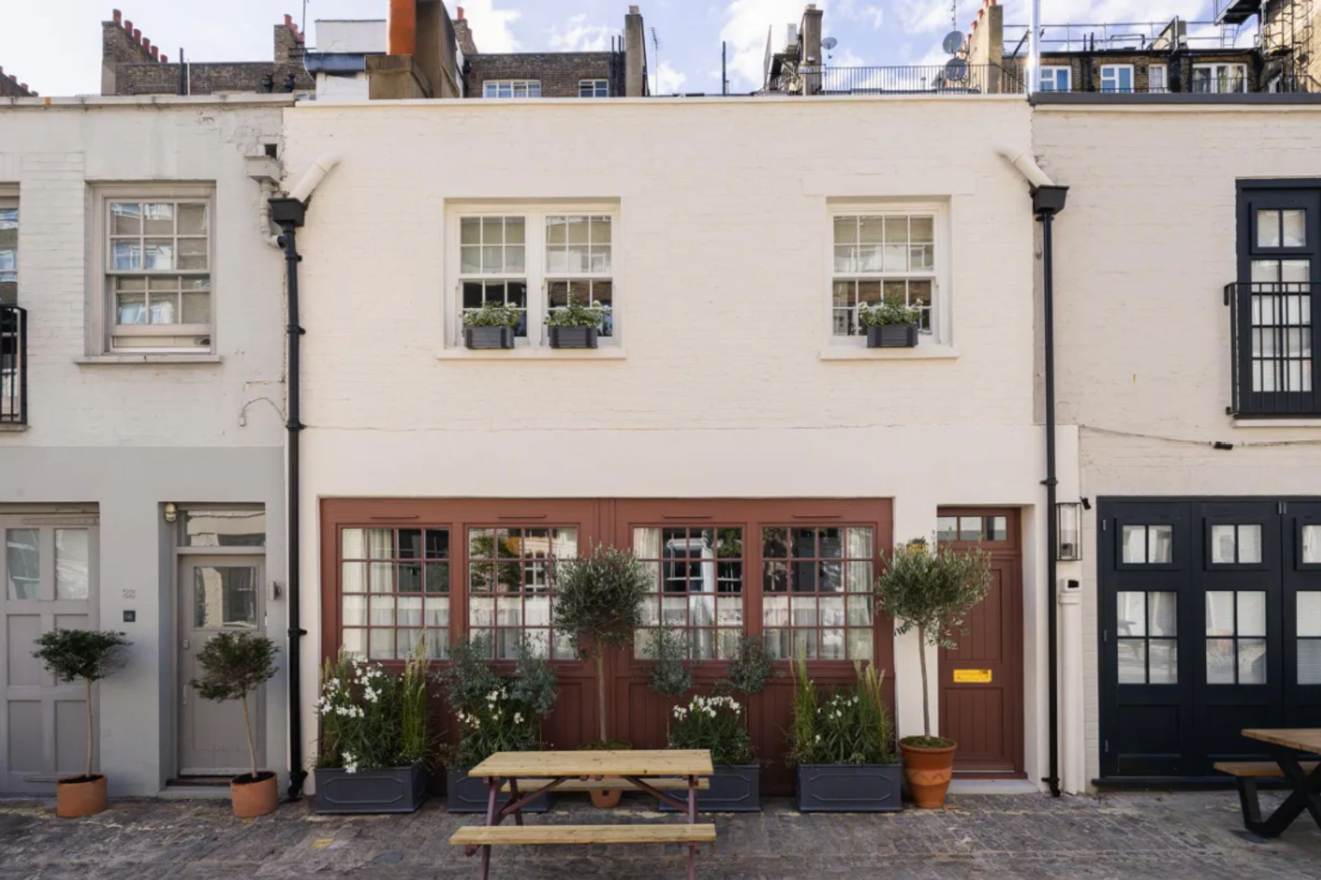 Bathurst Mews