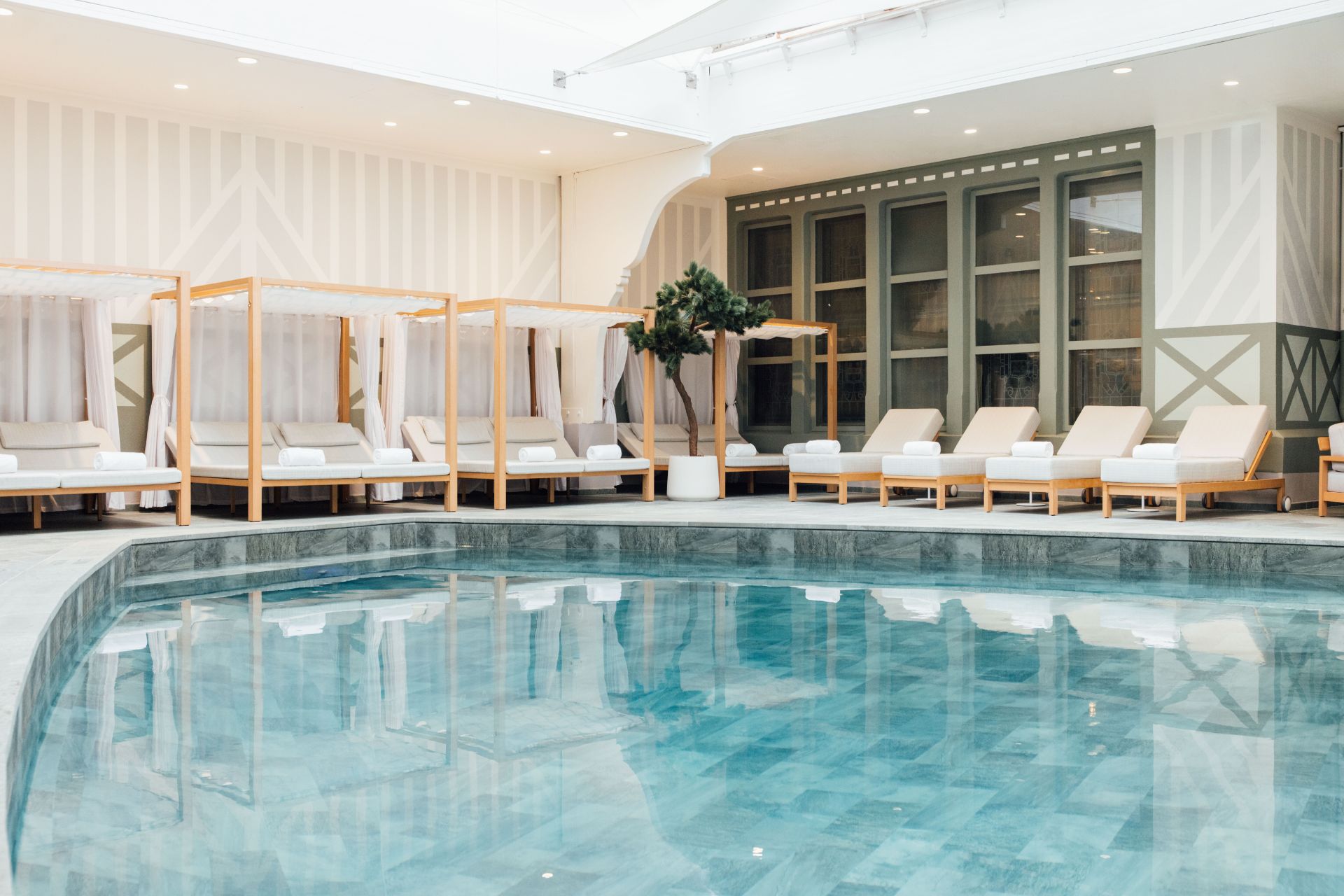 Hotel Barrière Le Normandy Deauville pool