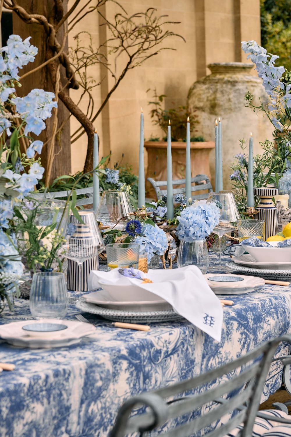 Holland Cooper tablescape