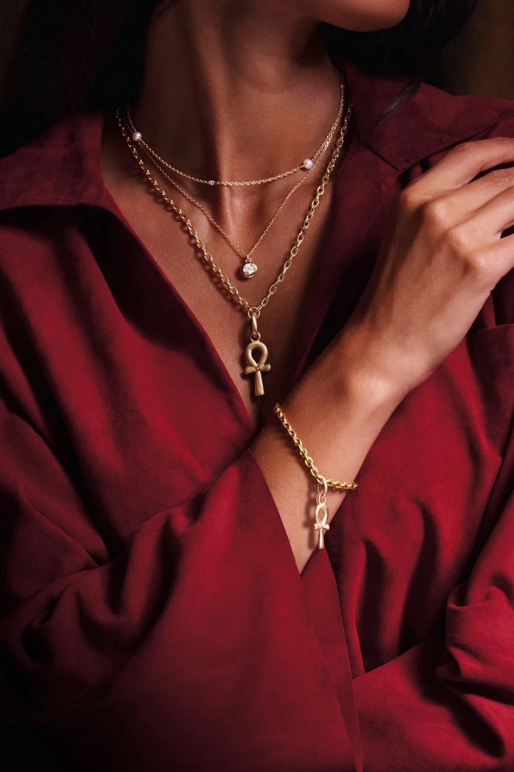 Woman wearing Pragnell Cleopatra collection