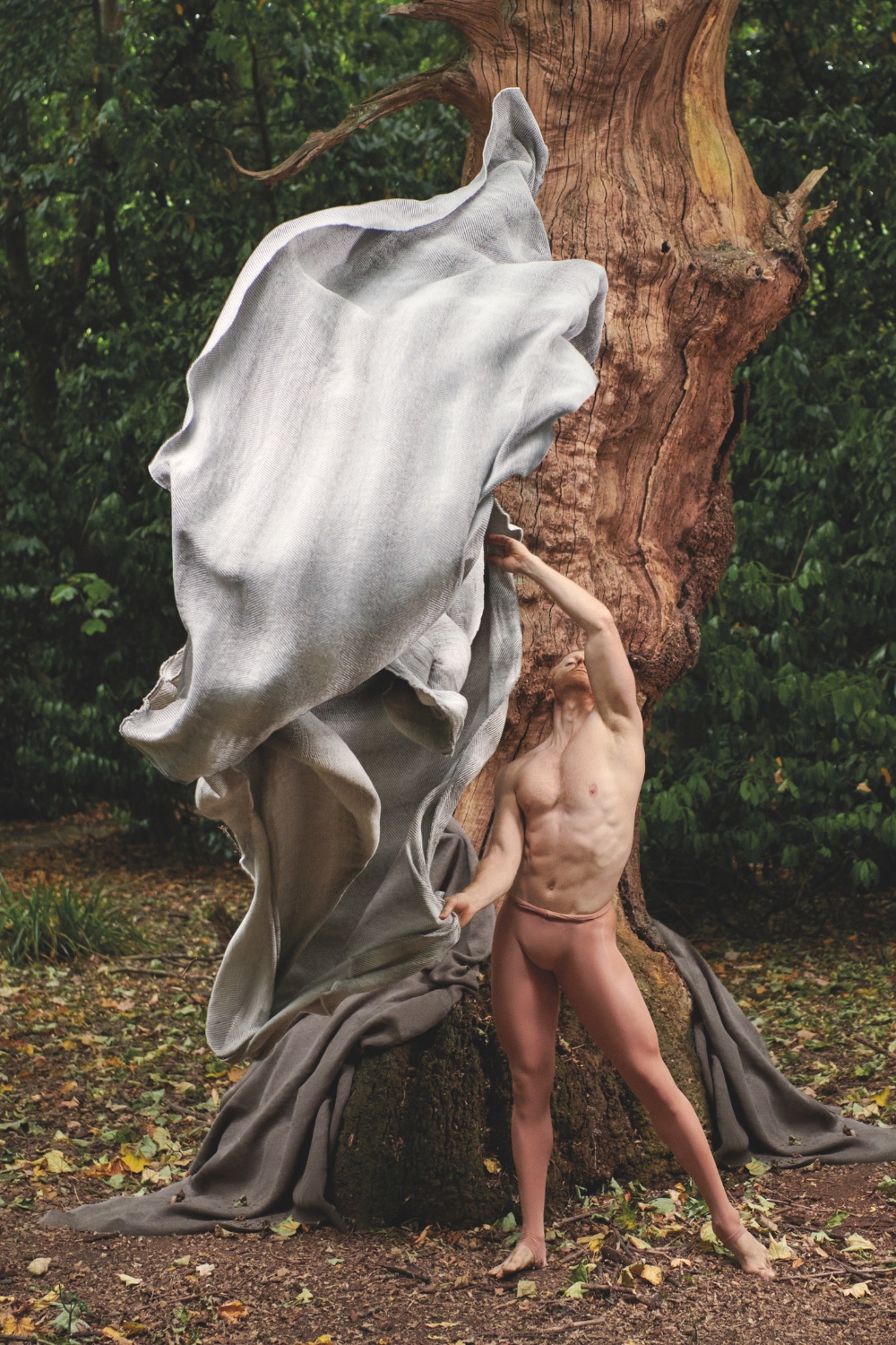 Man holding up de Le Cuona fabric