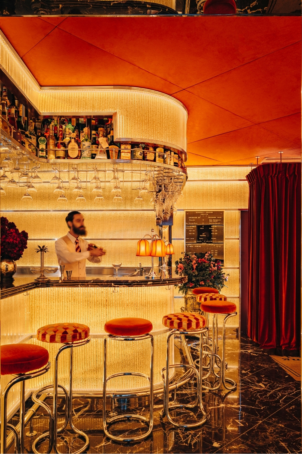 Carlotta bar