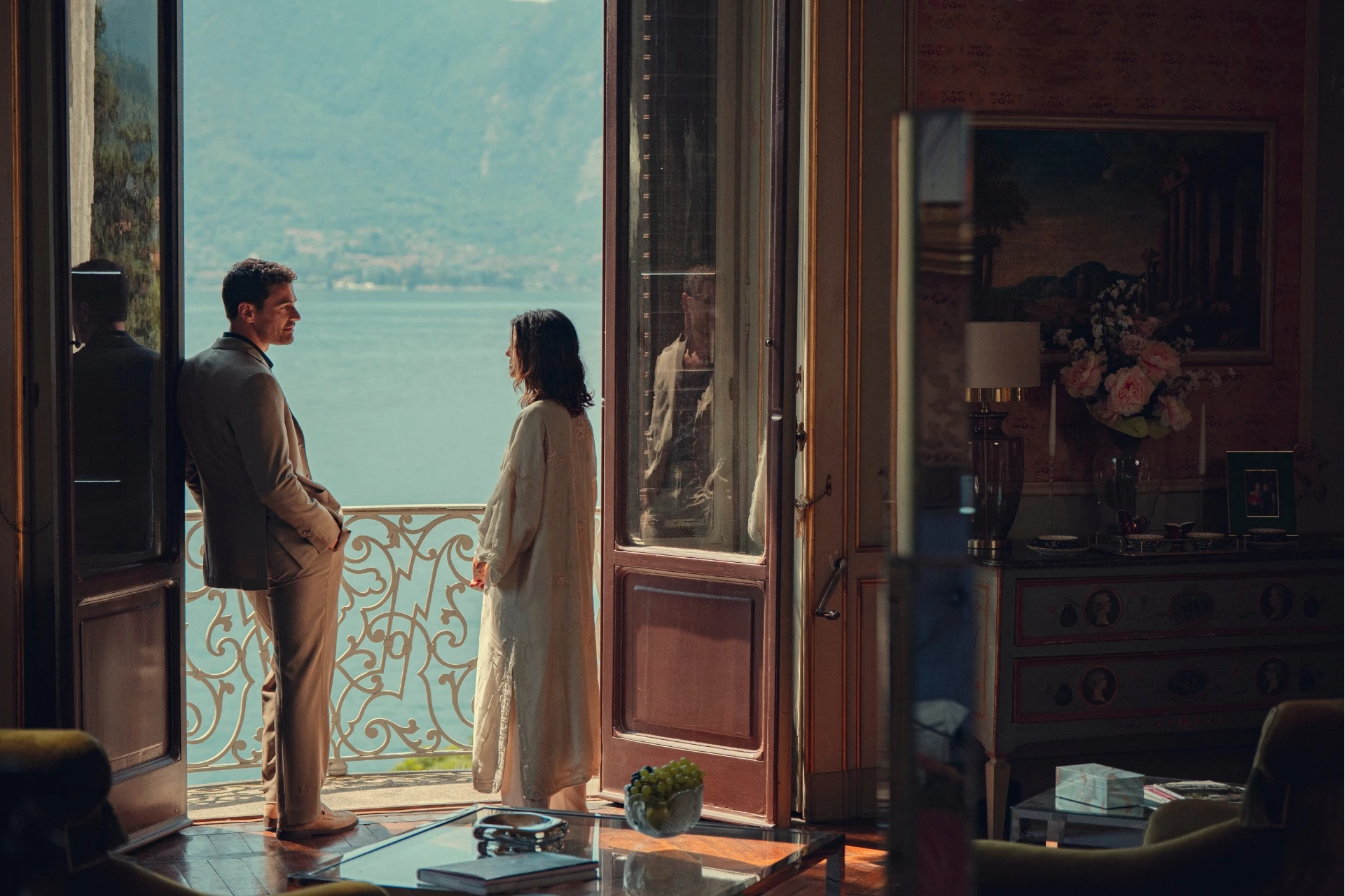 Theo James and Benedetta Porcaroli in The Gentlemen season 2